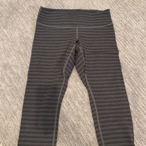 Lululemon gray stripe cropped leggings